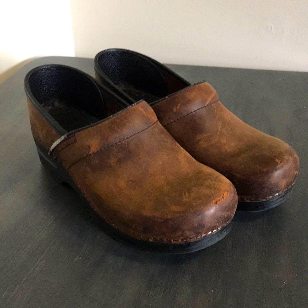 Antique Brown Oiled Leather - The Professional by Dansko (Women's) US 9